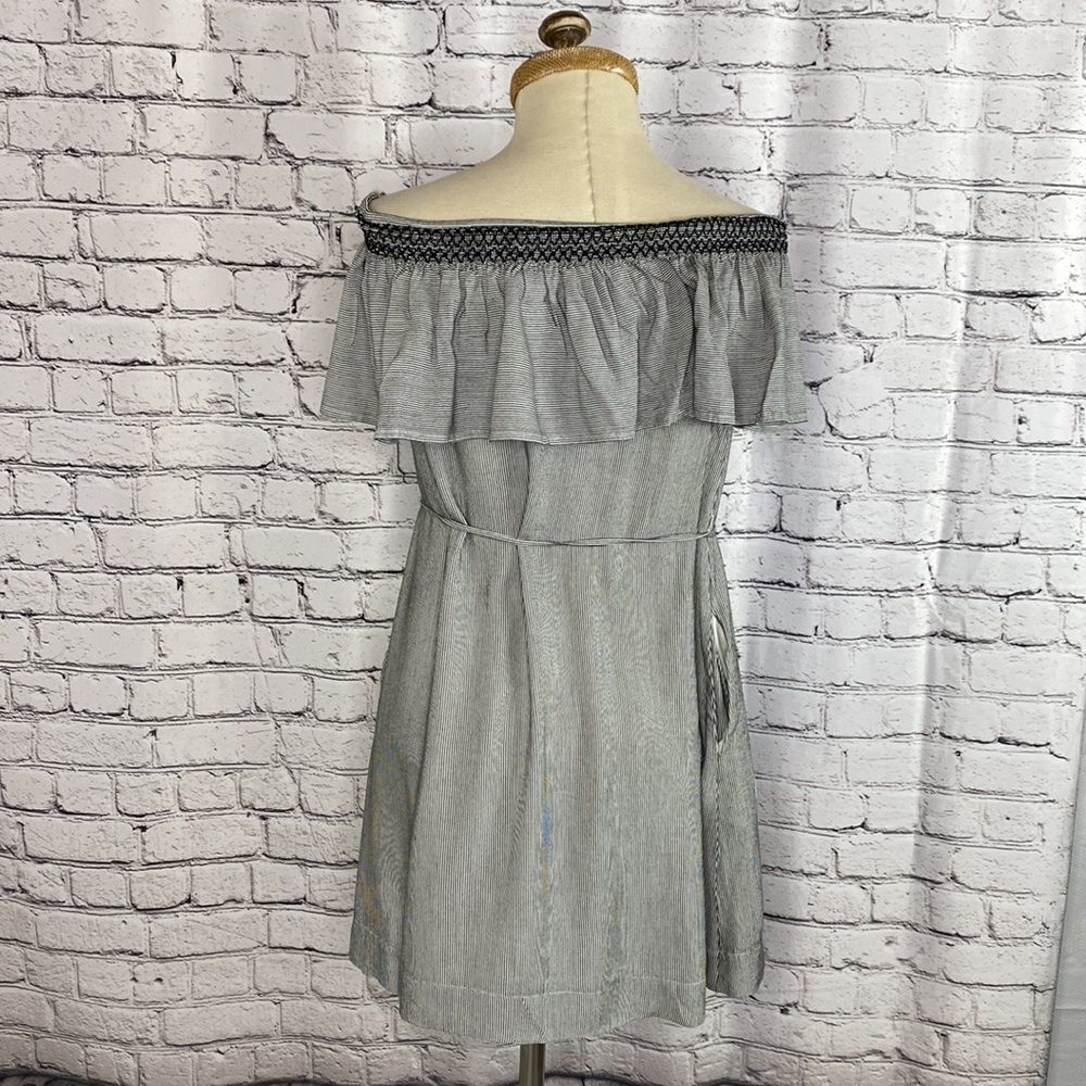 Loft Smocked Off Shoulder Belted Shift Dress W/Pockets Black / Cream Small - Picture 4 of 11